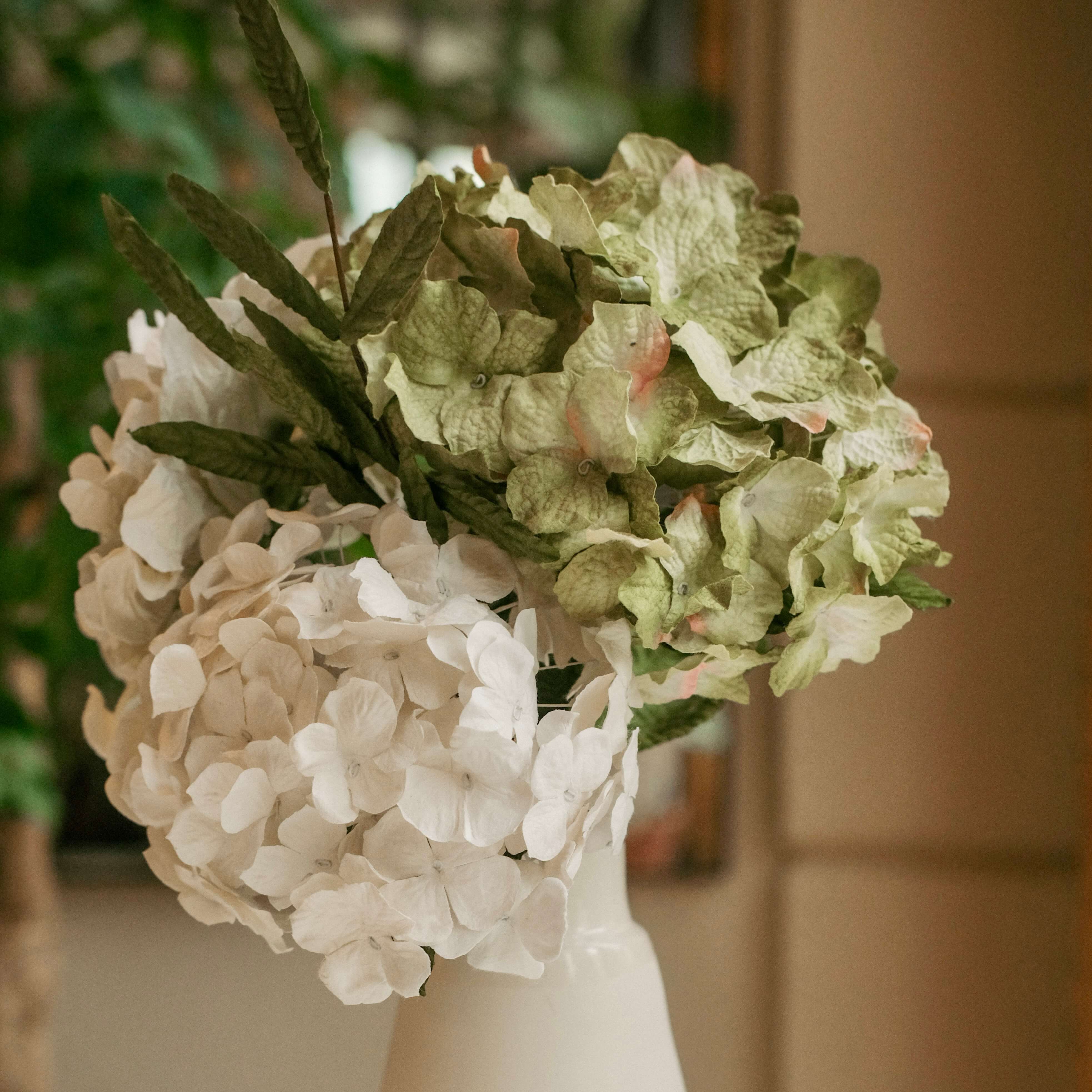 Flowrette Redon bouquet papier hortensia pivoine blanc vert