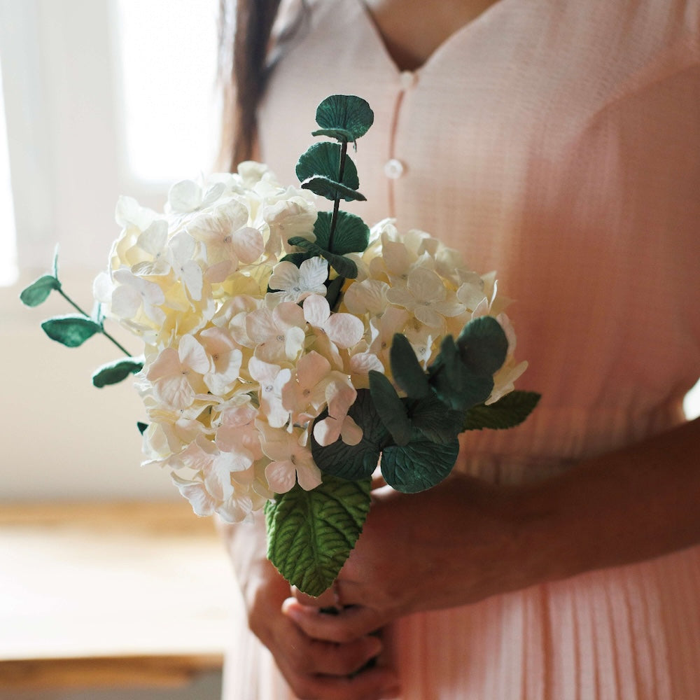 Flowrette Fleurs en papier bouquet hortensia blanc mariée
