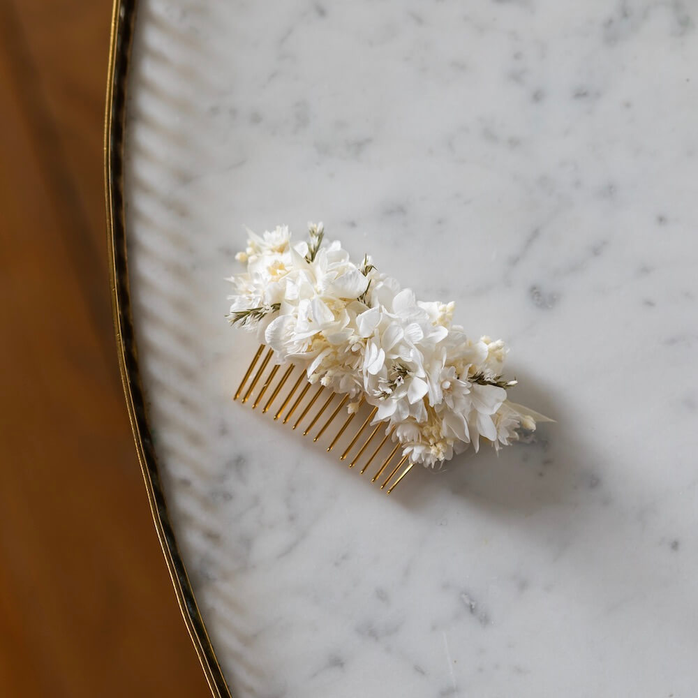 Flowrette peigne Louise mariage fleurs stabilisées blanc