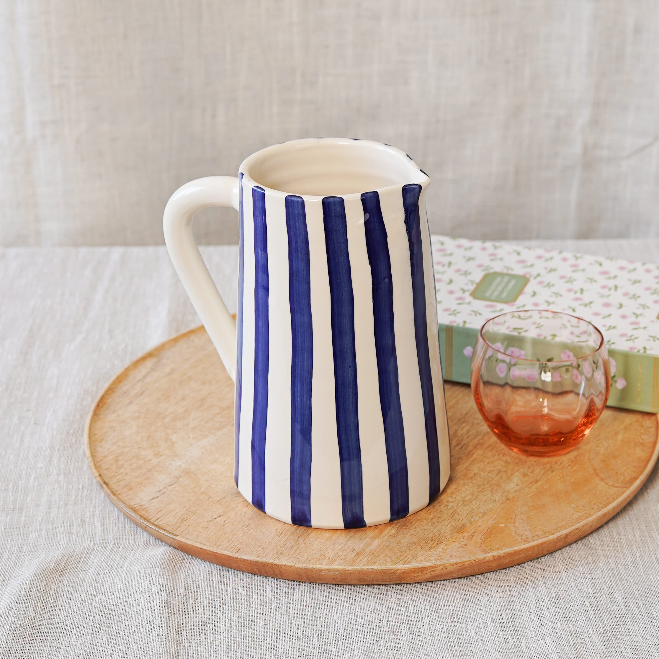 Flowrette Vases carafe rayée bleue céramique vase pichet fait main