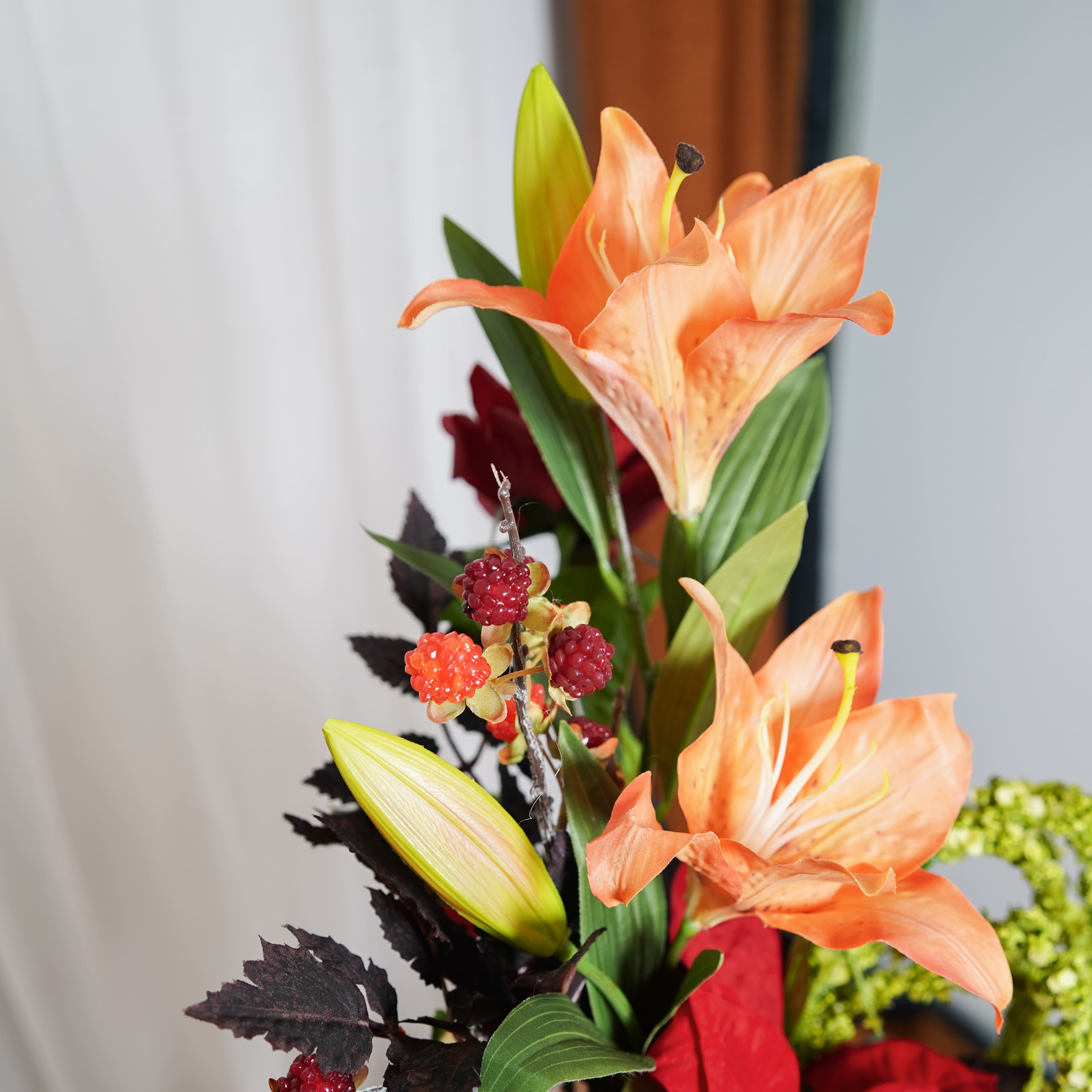 Flowrette Gabrielle bouquet artificiel rouge orange feuillage