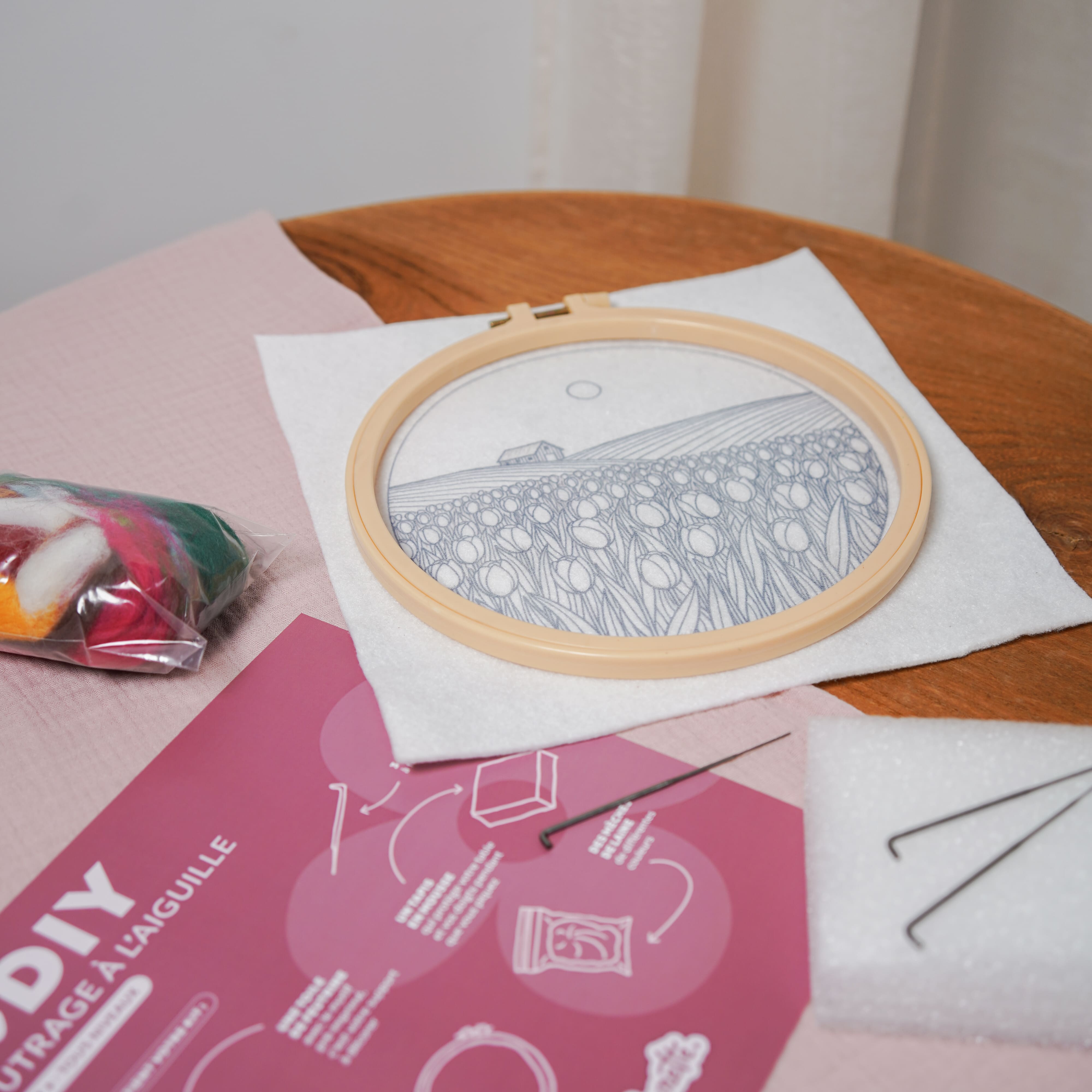 Flowrette Kit DIY Feutrage Aiguille Tulipes laine 20 cm