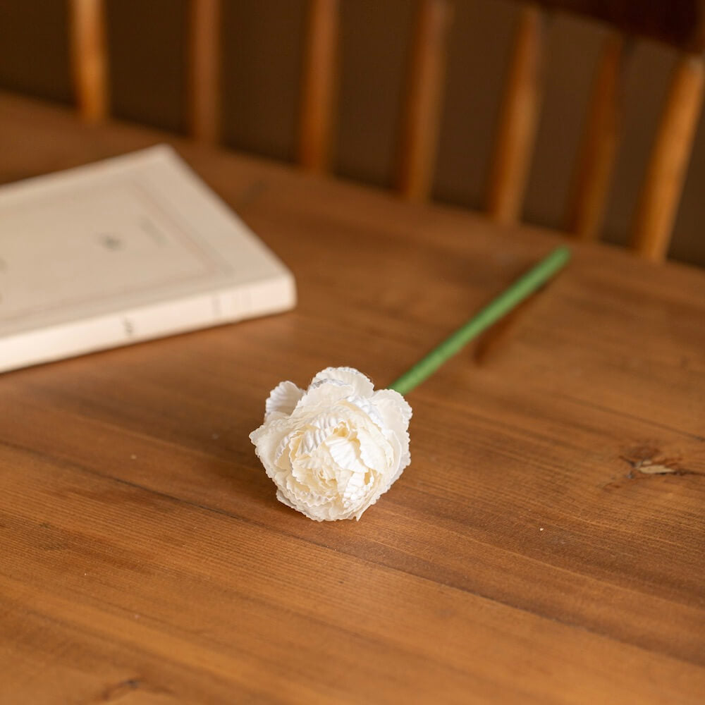 Flowrette Fleurs en papier Renoncule fleur papier blanche x1