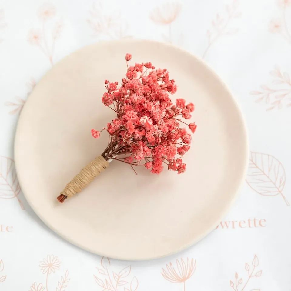 Flowrette Boutonnière gypsophile rose mariage 11 cm