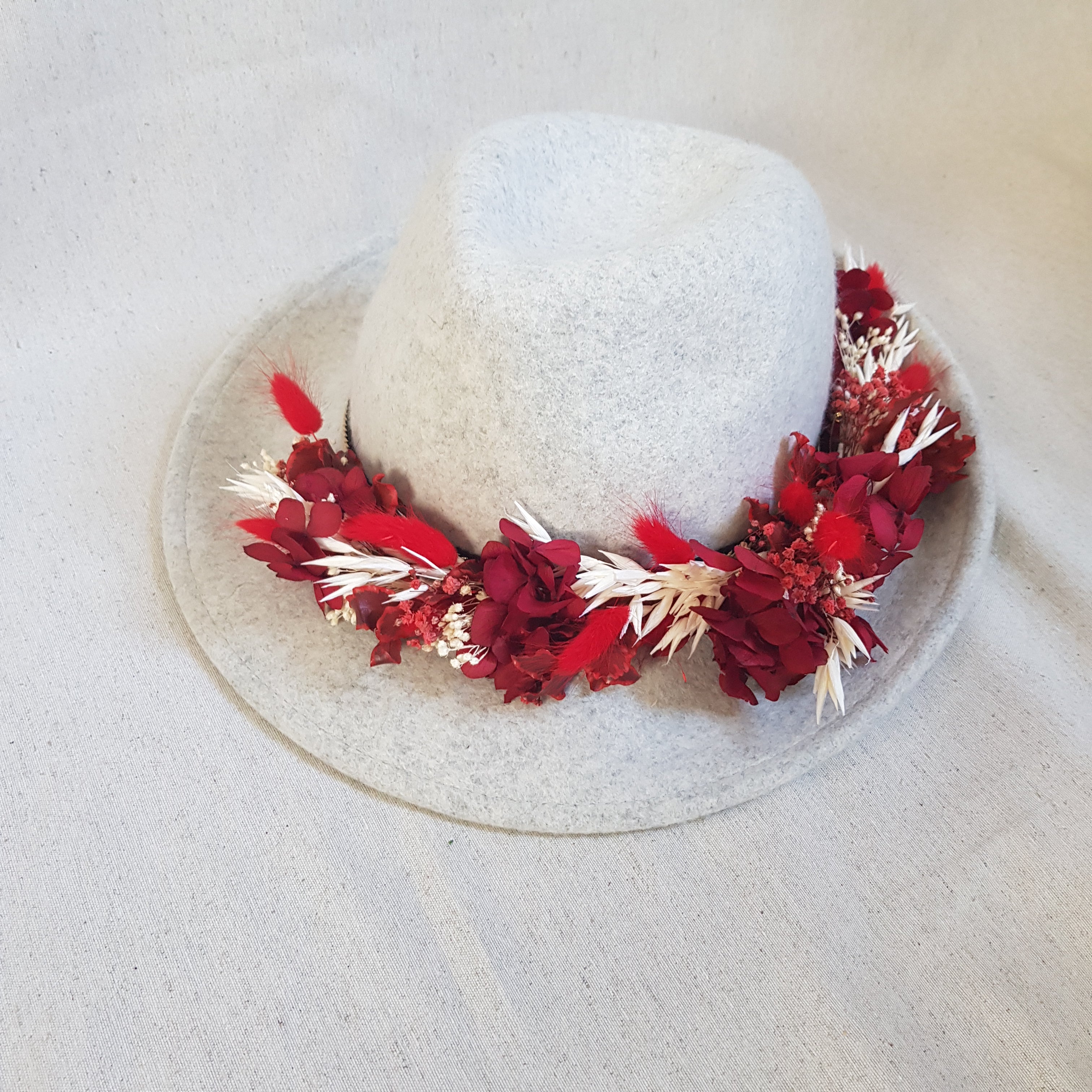 Ateliers Ouchamp Rue de Reuilly accessoire chapeau fleurs 50 cm