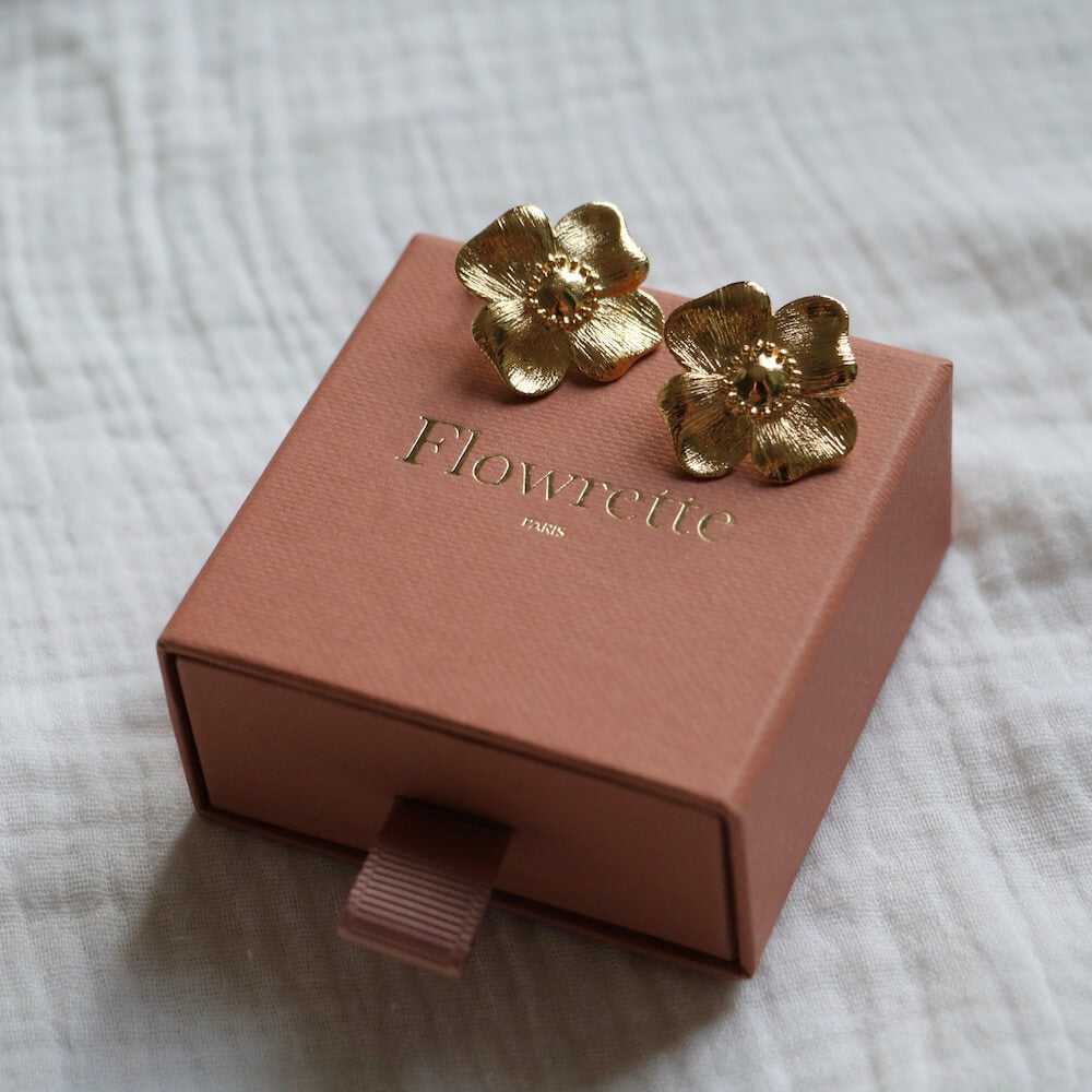 Flowrette Bertille petites boucles d'oreilles plaqué or