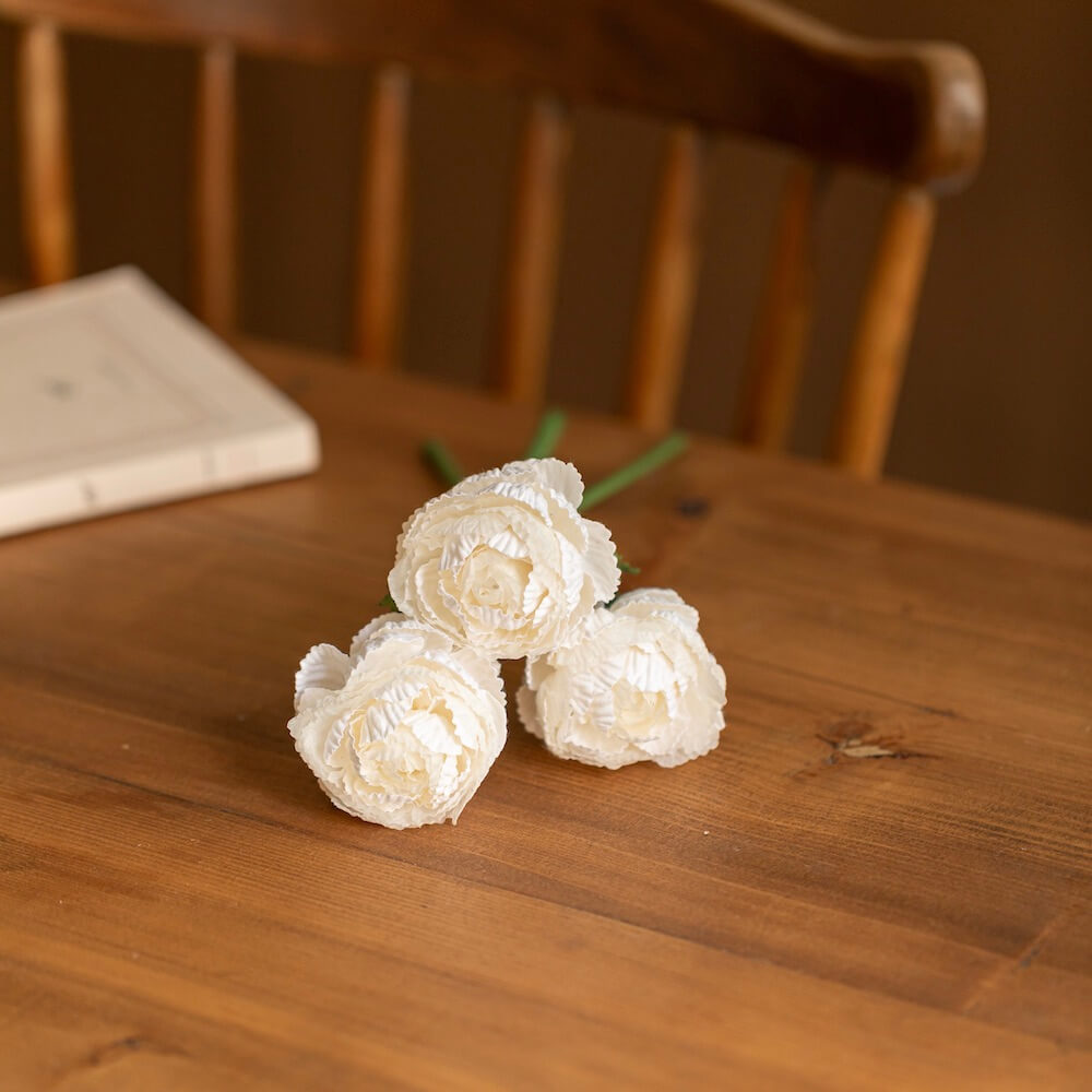 Flowrette Fleurs en papier Renoncule fleur papier blanche x1