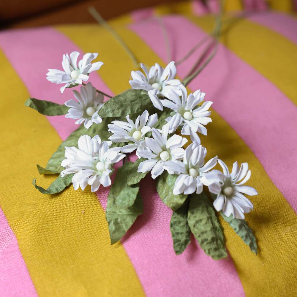 Flowrette Fleurs en papier Marguerites sauvages fleur blanche x1