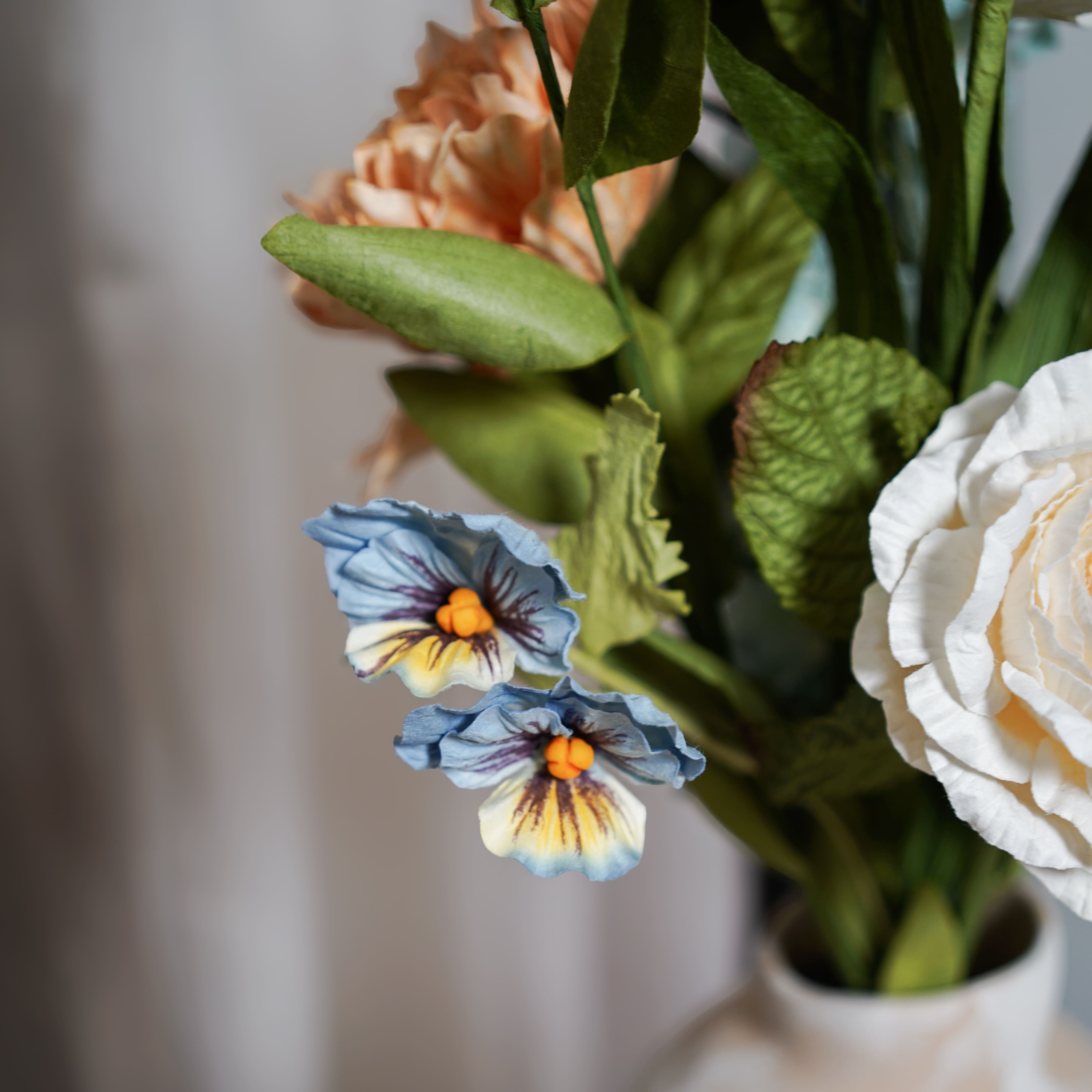 Flowrette Fleurs en papier Hokusai bouquet papier bleu blanc