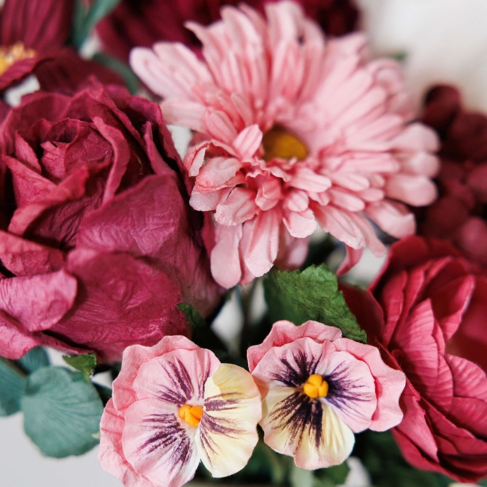 Flowrette Degas bouquet fleurs en papier bordeaux rose